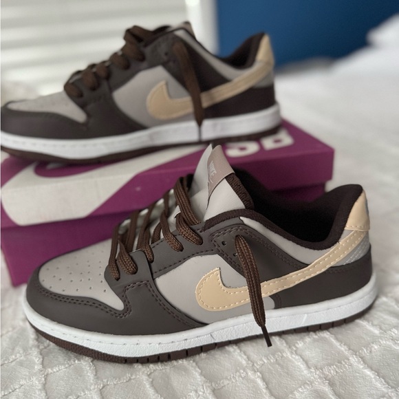 Man's Brown and Cream Sneakers - Picture 2 of 4